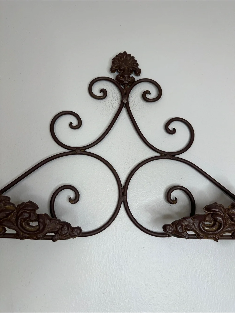 N/A elegant ornate
